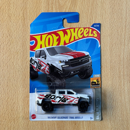 Hot Wheels '19 Chevy Silverado Trail Boss LT HCW64